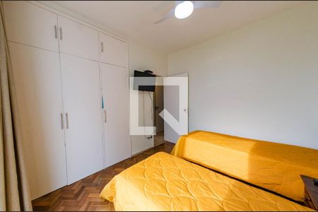 Apartamento à venda com 220m², 4 quartos e 2 vagas Apartamento à venda com 220m², 4 quartos e 2 vagasQuarto 1