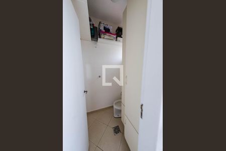 Apartamento à venda com 220m², 4 quartos e 2 vagas Apartamento à venda com 220m², 4 quartos e 2 vagasBanheiro de serviço