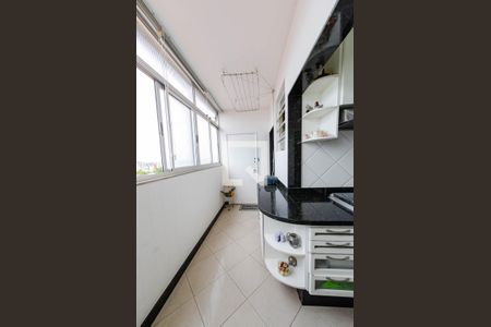 Apartamento à venda com 220m², 4 quartos e 2 vagas Apartamento à venda com 220m², 4 quartos e 2 vagasÁrea de serviço