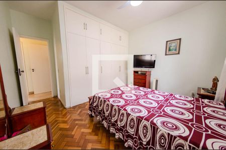 Apartamento à venda com 220m², 4 quartos e 2 vagas Apartamento à venda com 220m², 4 quartos e 2 vagasSuíte