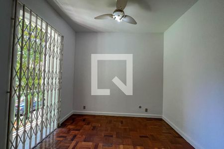 Casa à venda com 340m², 5 quartos e 2 vagasSuíte 1