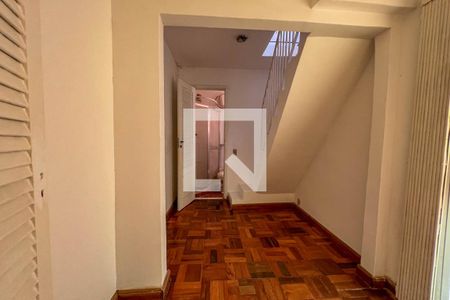 Casa à venda com 340m², 5 quartos e 2 vagasQuarto de Serviço