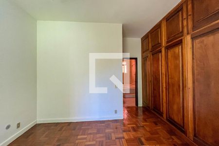 Casa à venda com 340m², 5 quartos e 2 vagasSuíte 1