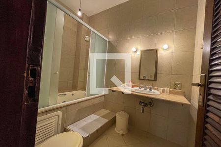 Casa à venda com 340m², 5 quartos e 2 vagasBanheiro da sala 2