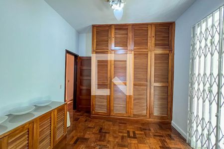 Casa à venda com 340m², 5 quartos e 2 vagasQuarto 3