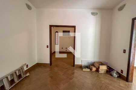 Casa à venda com 340m², 5 quartos e 2 vagasSala