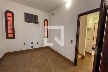 Casa à venda com 340m², 5 quartos e 2 vagasSala