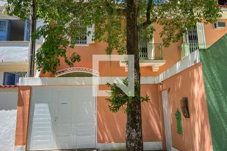 Casa à venda com 340m², 5 quartos e 2 vagasFachada