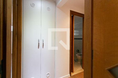 Apartamento à venda com 83m², 2 quartos e sem vaga Apartamento à venda com 83m², 2 quartos e sem vagaCorredor - Armários