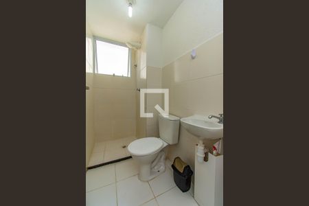 Banheiro de apartamento à venda com 2 quartos, 42m² em Mato Grande, Canoas