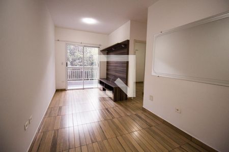 Sala de apartamento para alugar com 2 quartos, 50m² em Vila Carmosina, São Paulo