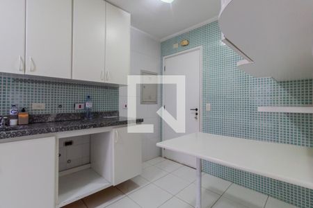 Apartamento à venda com 127m², 3 quartos e 2 vagas Apartamento à venda com 127m², 3 quartos e 2 vagasCozinha