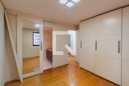 Apartamento à venda com 127m², 3 quartos e 2 vagas Apartamento à venda com 127m², 3 quartos e 2 vagasQuarto 2 - Suíte