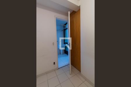 Apartamento à venda com 127m², 3 quartos e 2 vagas Apartamento à venda com 127m², 3 quartos e 2 vagasQuarto de Serviço