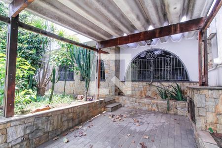 Casa à venda com 250m², 2 quartos e 1 vagaGaragem