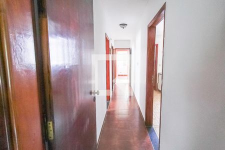 Corredor de casa para alugar com 2 quartos, 250m² em Vila Ema, São Paulo