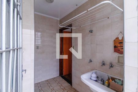 Casa à venda com 250m², 2 quartos e 1 vagaÁrea de Serviço