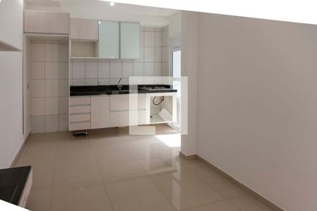 Sala e cozinha de apartamento para alugar com 2 quartos, 33m² em Barra Funda, São Paulo