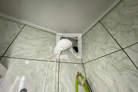 Casa à venda com 115m², 2 quartos e 2 vagasChuveiro do Banheiro