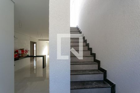 Apartamento à venda com 127m², 3 quartos e 2 vagas Apartamento à venda com 127m², 3 quartos e 2 vagasEscadas