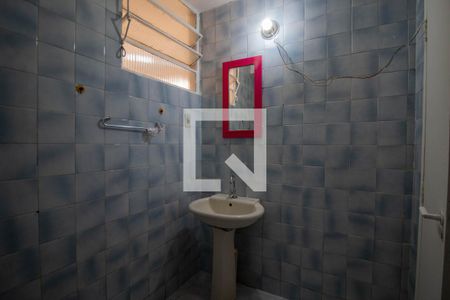 Banheiro de casa para alugar com 1 quarto, 65m² em Taquara, Rio de Janeiro