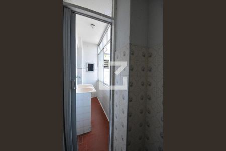 Apartamento para alugar com 80m², 2 quartos e sem vagaBanheiro de serviço