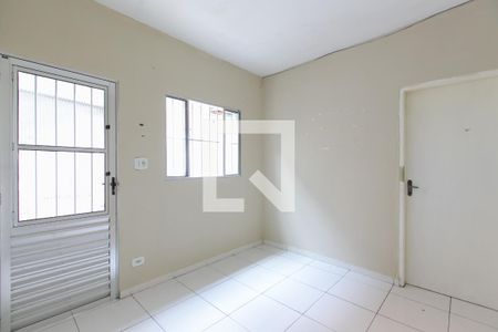 Sala de casa para alugar com 2 quartos, 75m² em Vila Nova Curuçá, São Paulo