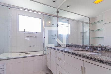 Apartamento à venda com 180m², 3 quartos e 3 vagasBanheiro da suíte 3