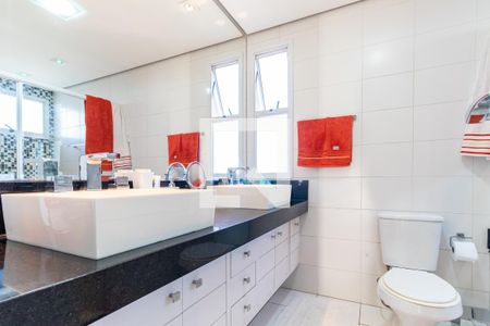 Apartamento à venda com 260m², 4 quartos e sem vagaBanheiro da Suíte 4