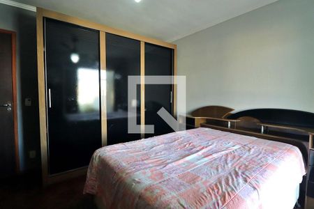 Quarto 1 - Suíte de casa à venda com 3 quartos, 234m² em Utinga, Santo André