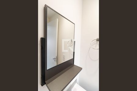 Banheiro de apartamento à venda com 1 quarto, 27m² em Vila Butantã, São Paulo