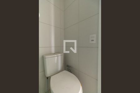 Banheiro de kitnet/studio para alugar com 1 quarto, 20m² em Vila Esperança, São Paulo