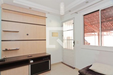 Sala de casa de condomínio para alugar com 2 quartos, 70m² em Loteamento City Jaragua, São Paulo