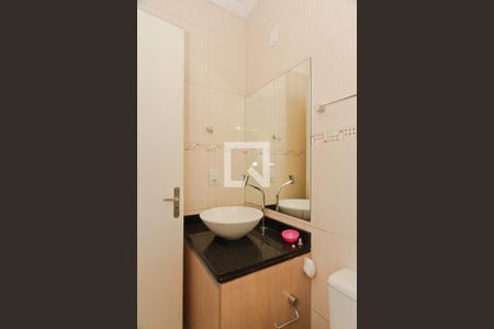 Casa de condomínio para alugar com 70m², 2 quartos e 1 vaga Casa de condomínio para alugar com 70m², 2 quartos e 1 vagaBanheiro