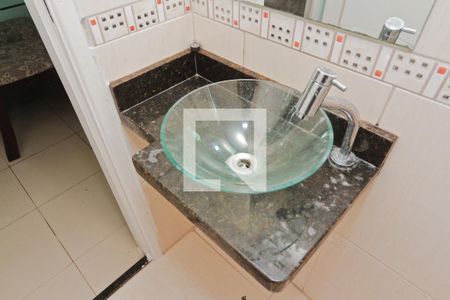 Lavabo de casa de condomínio para alugar com 2 quartos, 70m² em Loteamento City Jaragua, São Paulo