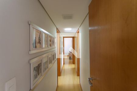 Apartamento à venda com 196m², 3 quartos e 3 vagas Apartamento à venda com 196m², 3 quartos e 3 vagasCorredor