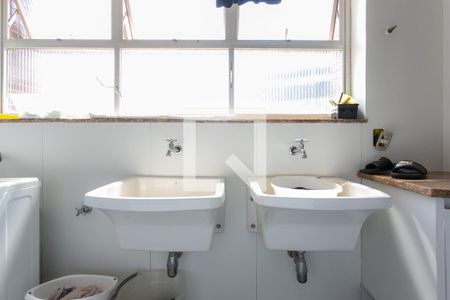 Apartamento à venda com 196m², 3 quartos e 3 vagas Apartamento à venda com 196m², 3 quartos e 3 vagasÁrea de Serviço