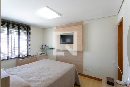 Apartamento à venda com 196m², 3 quartos e 3 vagas Apartamento à venda com 196m², 3 quartos e 3 vagasQuarto 3 - Suíte