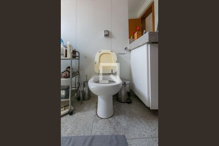 Apartamento à venda com 196m², 3 quartos e 3 vagas Apartamento à venda com 196m², 3 quartos e 3 vagasBanheiro da Suíte