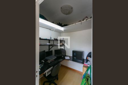 Apartamento à venda com 196m², 3 quartos e 3 vagas Apartamento à venda com 196m², 3 quartos e 3 vagasQuarto de Serviço