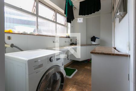 Apartamento à venda com 196m², 3 quartos e 3 vagas Apartamento à venda com 196m², 3 quartos e 3 vagasÁrea de Serviço