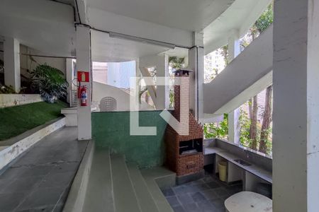Apartamento à venda com 196m², 3 quartos e 3 vagas Apartamento à venda com 196m², 3 quartos e 3 vagasÁrea comum - Churrasqueira