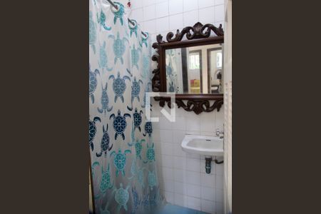 Casa à venda com 436m², 5 quartos e 2 vagas Casa à venda com 436m², 5 quartos e 2 vagasBanheiro serviço