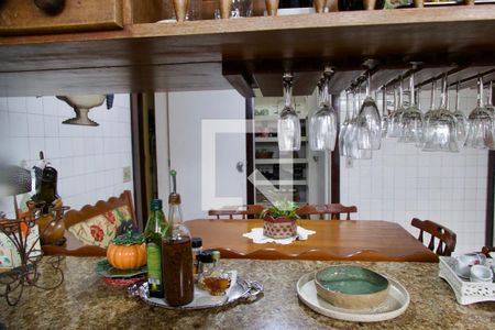 Casa à venda com 436m², 5 quartos e 2 vagas Casa à venda com 436m², 5 quartos e 2 vagasCozinha