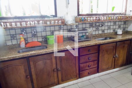 Casa à venda com 436m², 5 quartos e 2 vagas Casa à venda com 436m², 5 quartos e 2 vagasCozinha