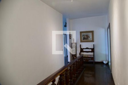 Casa à venda com 436m², 5 quartos e 2 vagas Casa à venda com 436m², 5 quartos e 2 vagasCorredor 2