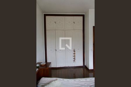 Casa à venda com 436m², 5 quartos e 2 vagas Casa à venda com 436m², 5 quartos e 2 vagasQuarto 2