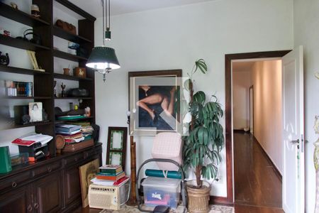 Casa à venda com 436m², 5 quartos e 2 vagas Casa à venda com 436m², 5 quartos e 2 vagasQuarto 1