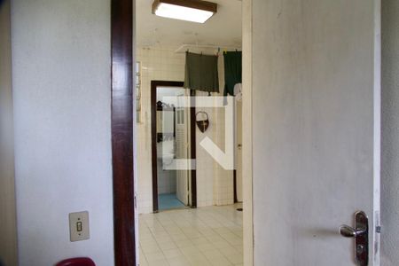 Casa à venda com 436m², 5 quartos e 2 vagas Casa à venda com 436m², 5 quartos e 2 vagasQuarto serviço 2