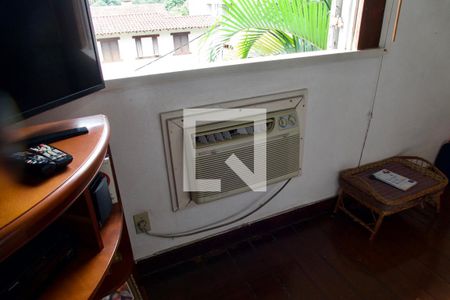 Casa à venda com 436m², 5 quartos e 2 vagas Casa à venda com 436m², 5 quartos e 2 vagasSuíte